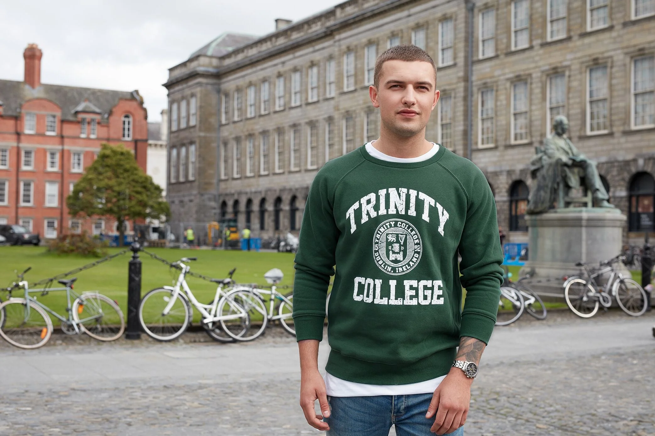 Trinity College Sign and Seal T-Shirt Bottle Green - Image 3